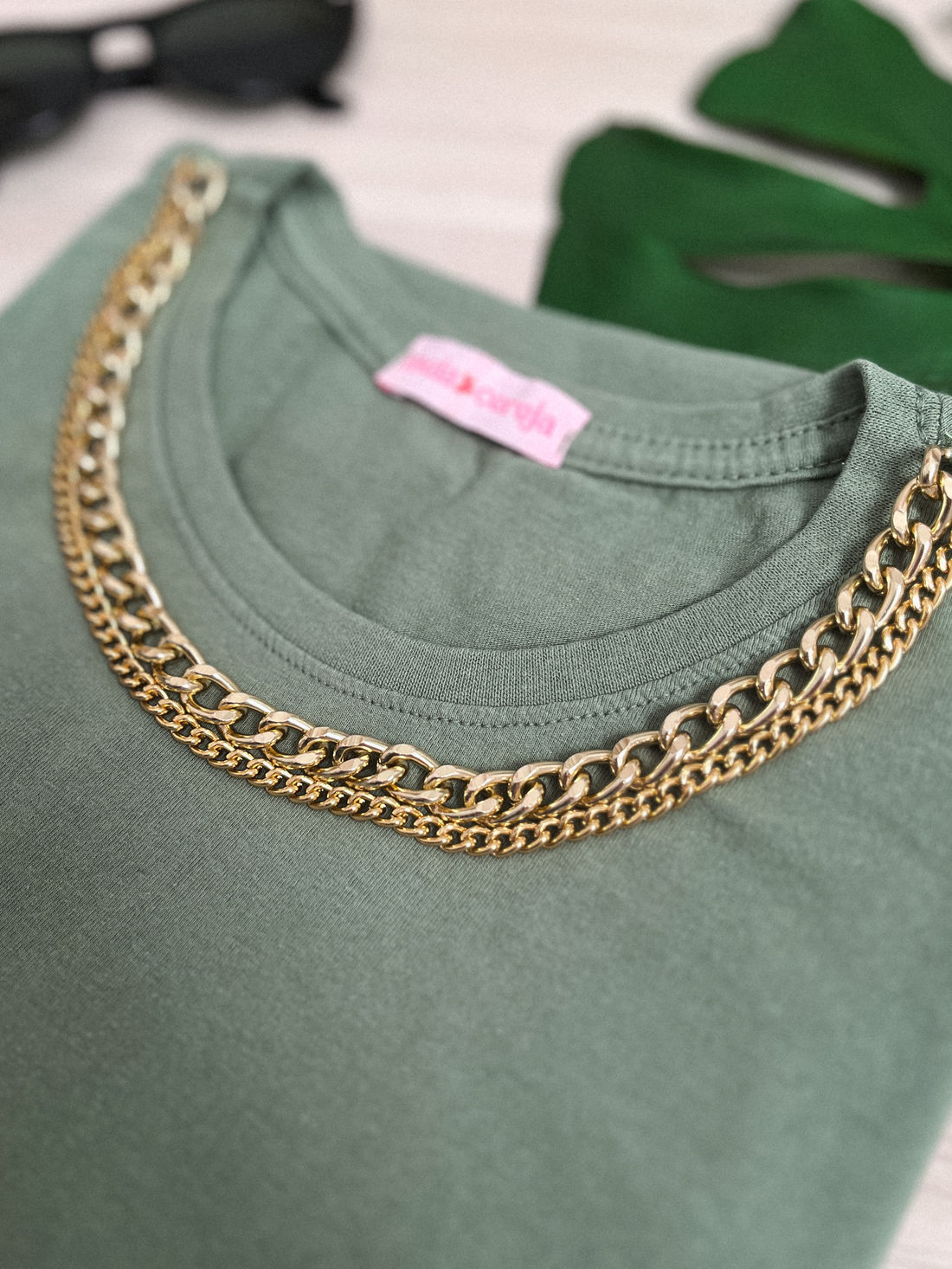 Tshirt Basic - Detalhe de corrente - Verde Oliva Tshirt Basic - Detalhe de corrente - Verde Oliva