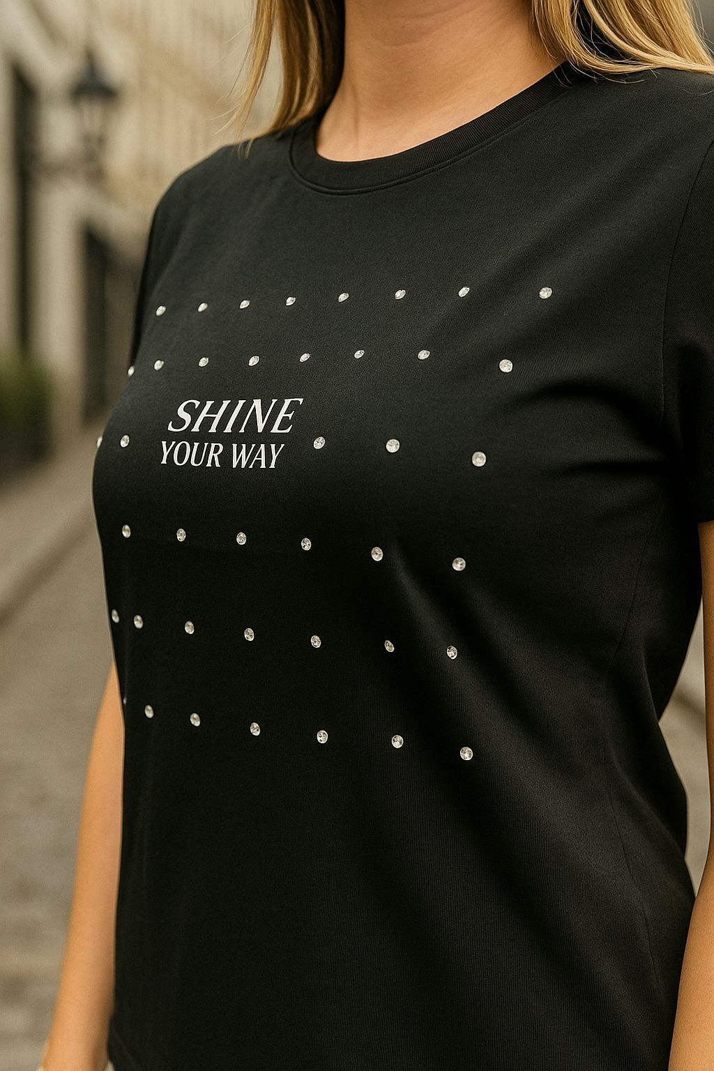 T-SHIRT SHINE COM STRASS TEE LINDA T-SHIRT SHINE COM STRASS TEE LINDA