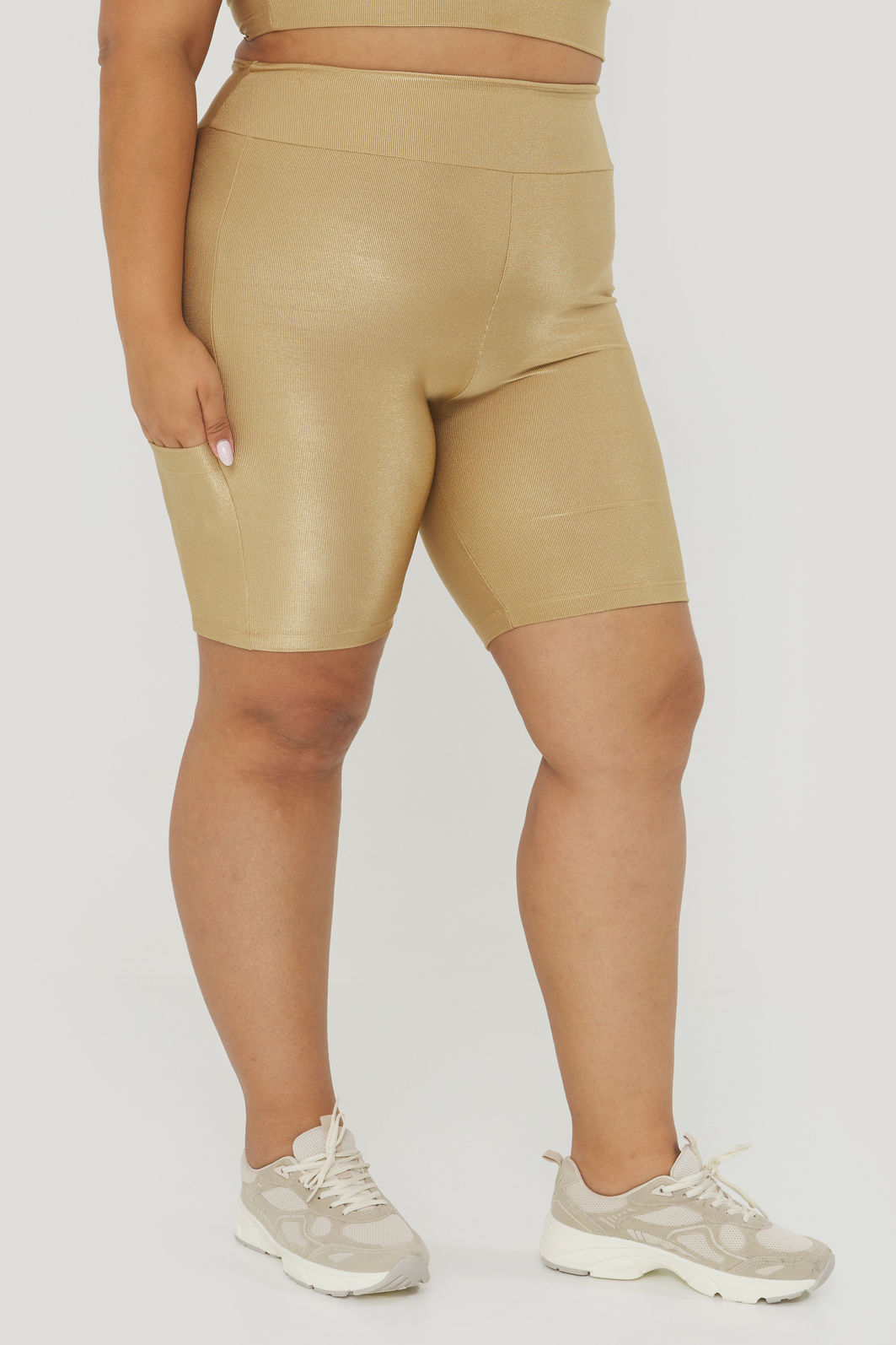 Bermuda Esportiva Euforia Dourado