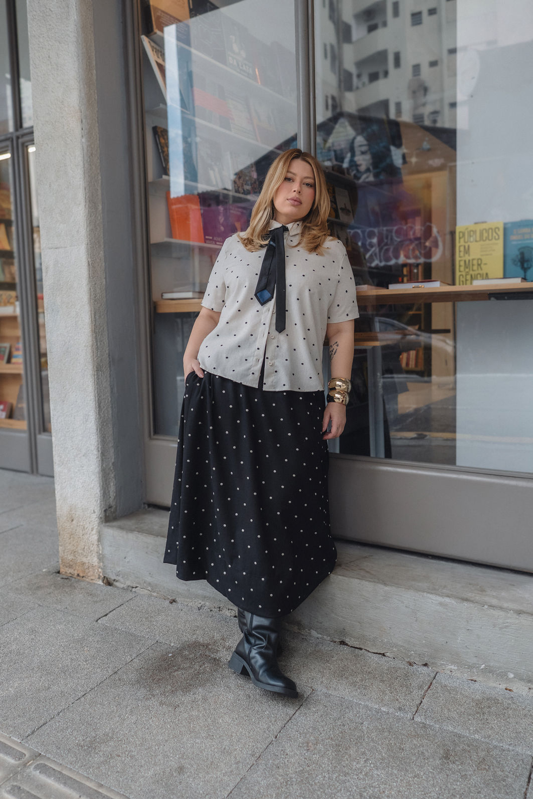 Saia Midi Evasê Doroty Poá