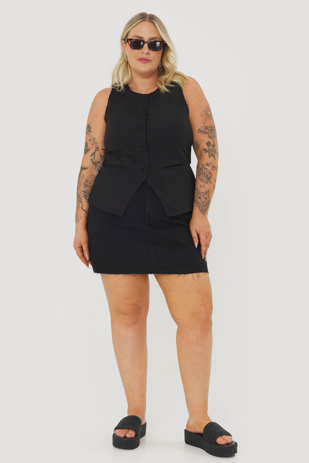 Colete Alongado Alfaiataria Fiorella Preto Colete Alongado Alfaiataria Fiorella Preto