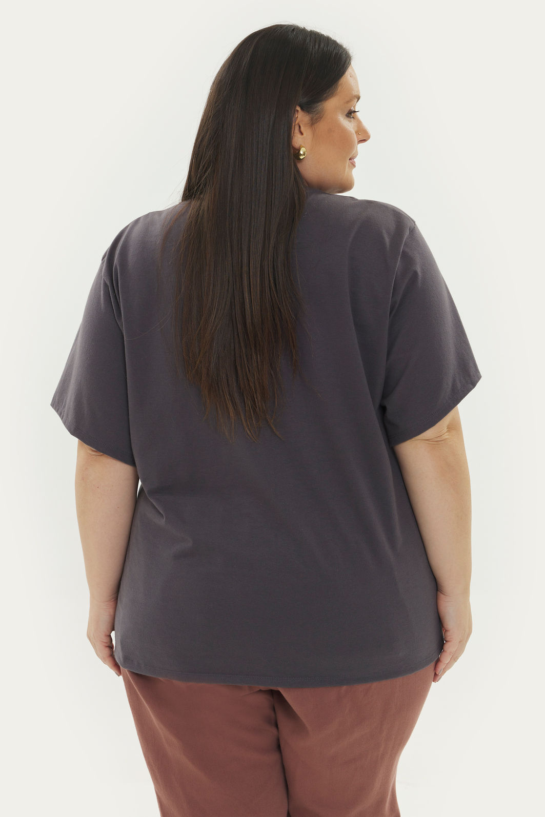 T-shirt Malha Confort Básica Nina Cinza