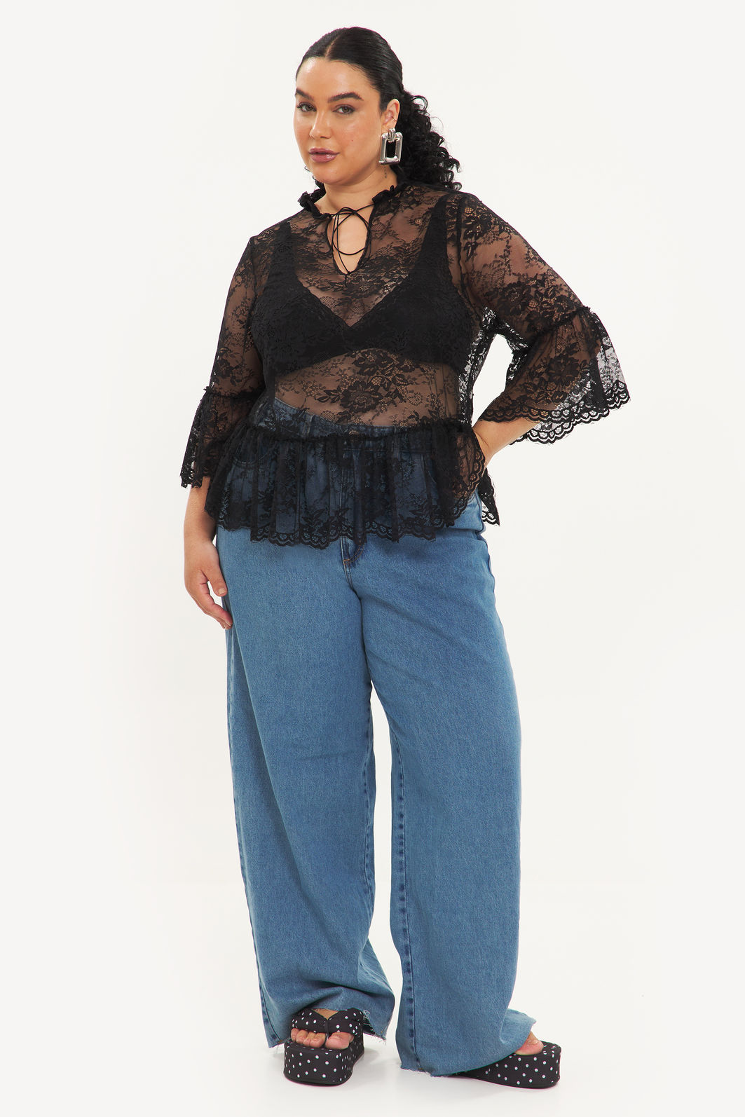 Blusa De Renda Florinda Preto