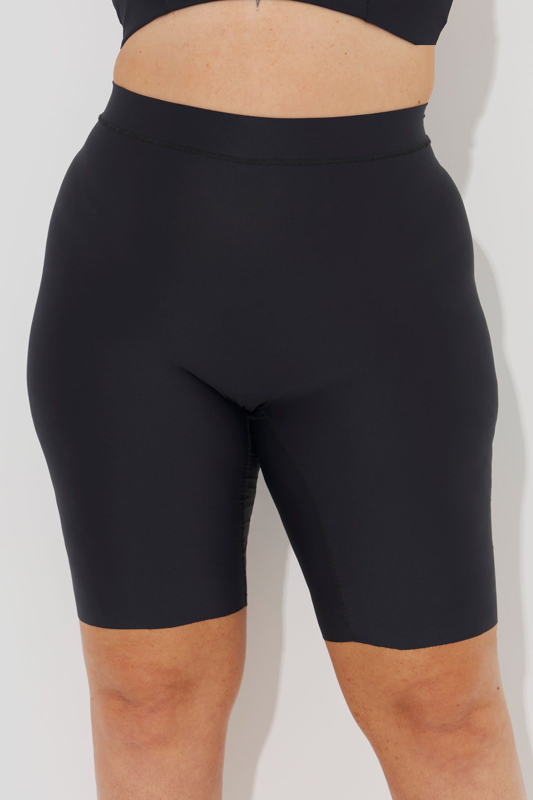 Bermuda Antiatrito Soft Touch Plus Size Preto Bermuda Antiatrito Soft Touch Plus Size Preto