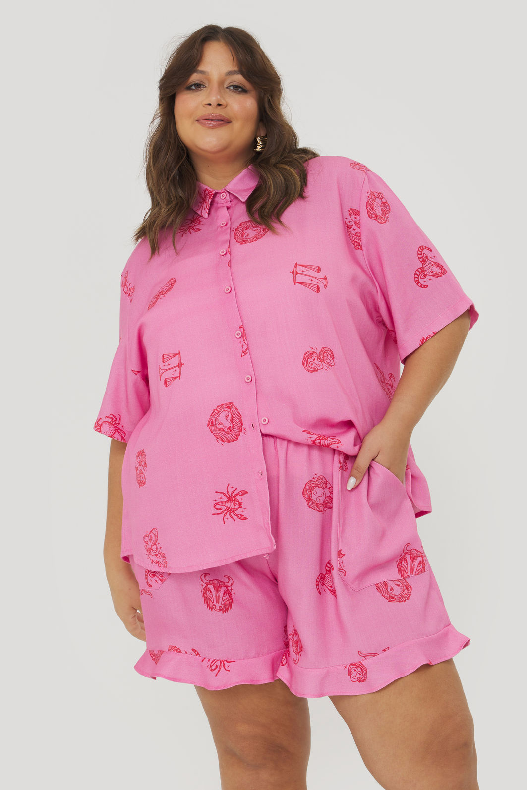 Short De Liocel Com Babado Zodíaco Estampado Short De Liocel Com Babado Zodíaco Estampado