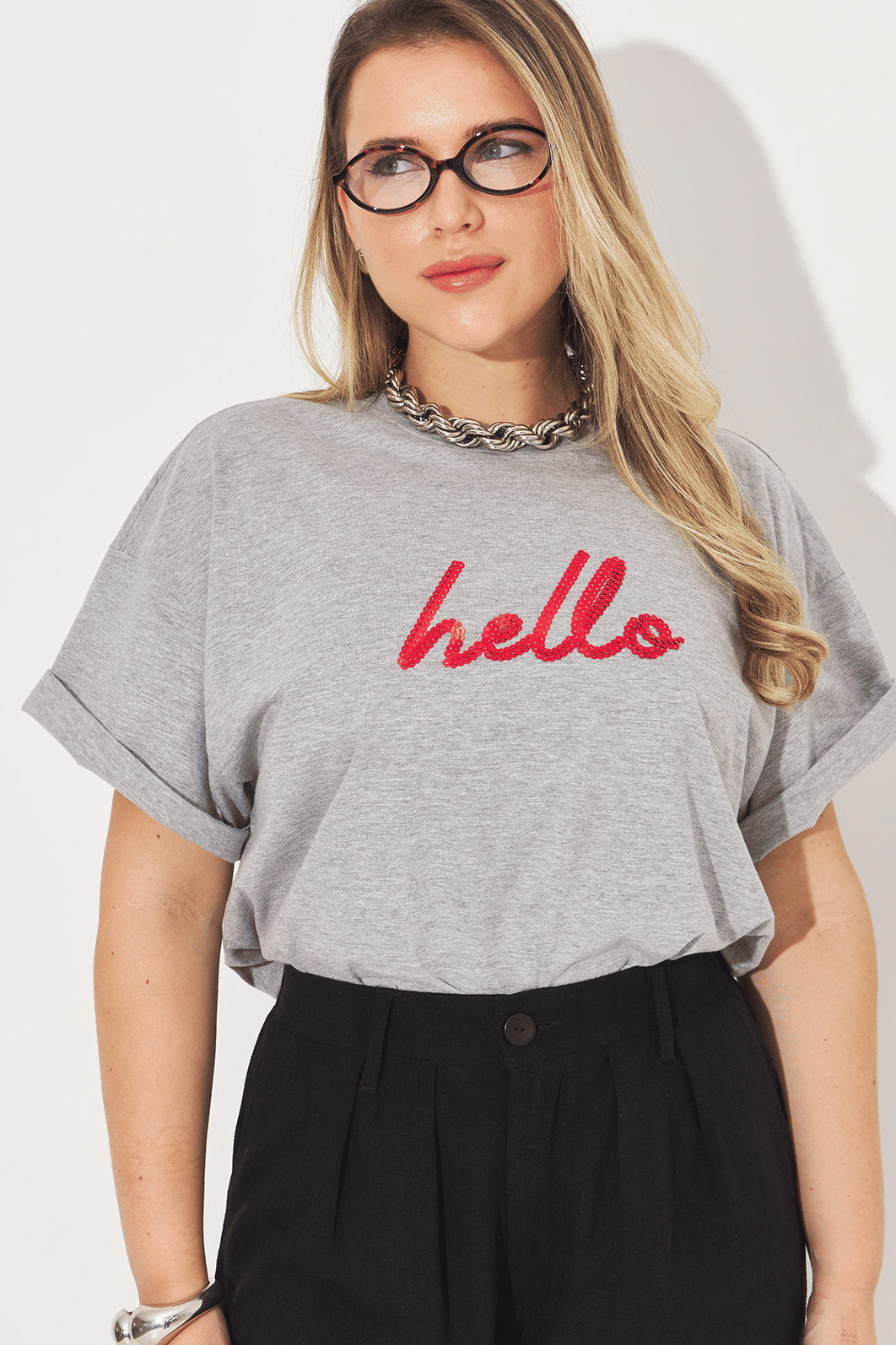 T-shirt Bordada Boxy Hello Cinza Mescla