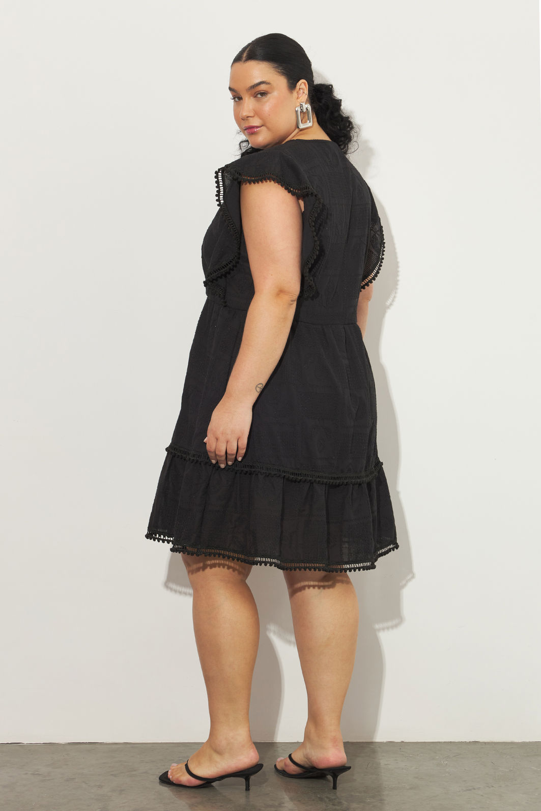 Vestido De Algodão Bordado Louise Preto