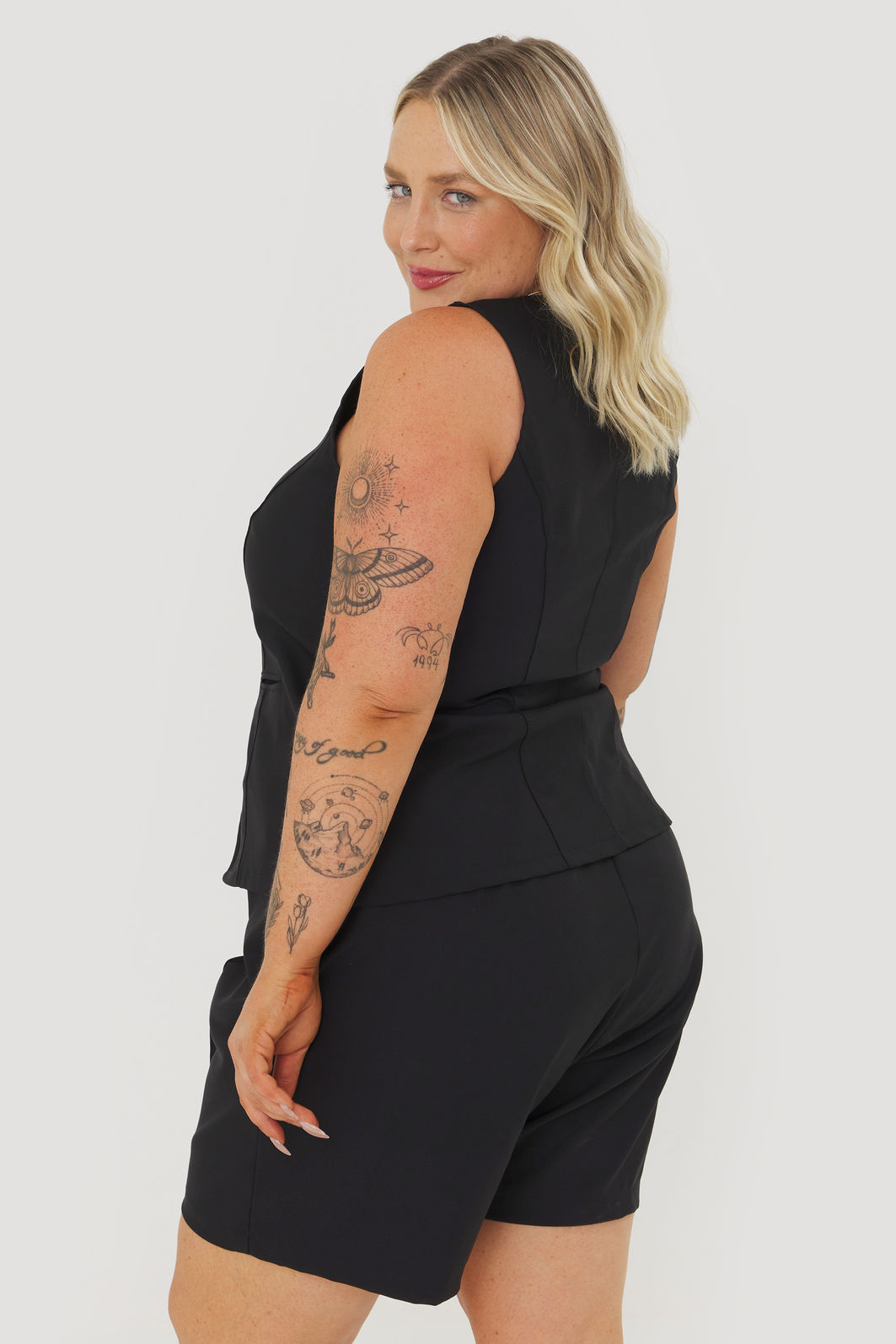 Colete Alongado Alfaiataria Fiorella Preto Colete Alongado Alfaiataria Fiorella Preto