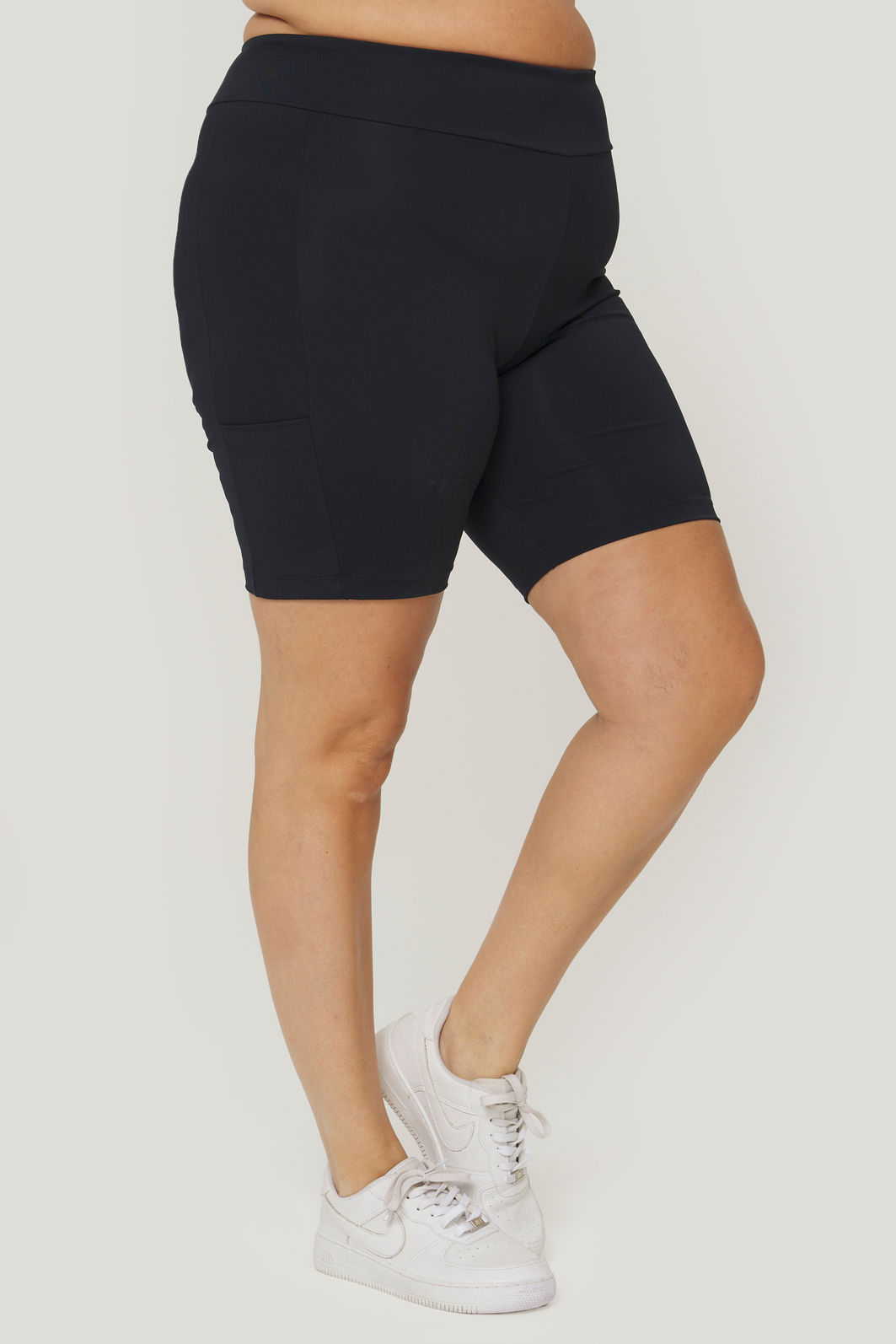 Bermuda Alta Sustentação Safari Preto Bermuda Alta Sustentação Safari Preto