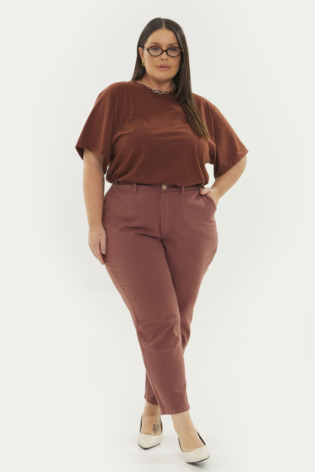 T-shirt Malha Confort Básica Nina Marrom