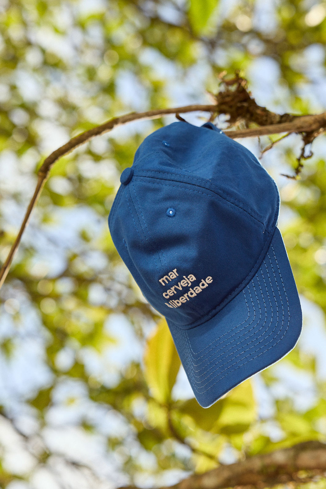 Boné Bordado Liberdade