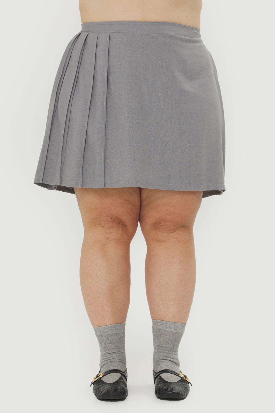 Short Saia Com Pregas Donatella Cinza Short Saia Com Pregas Donatella Cinza
