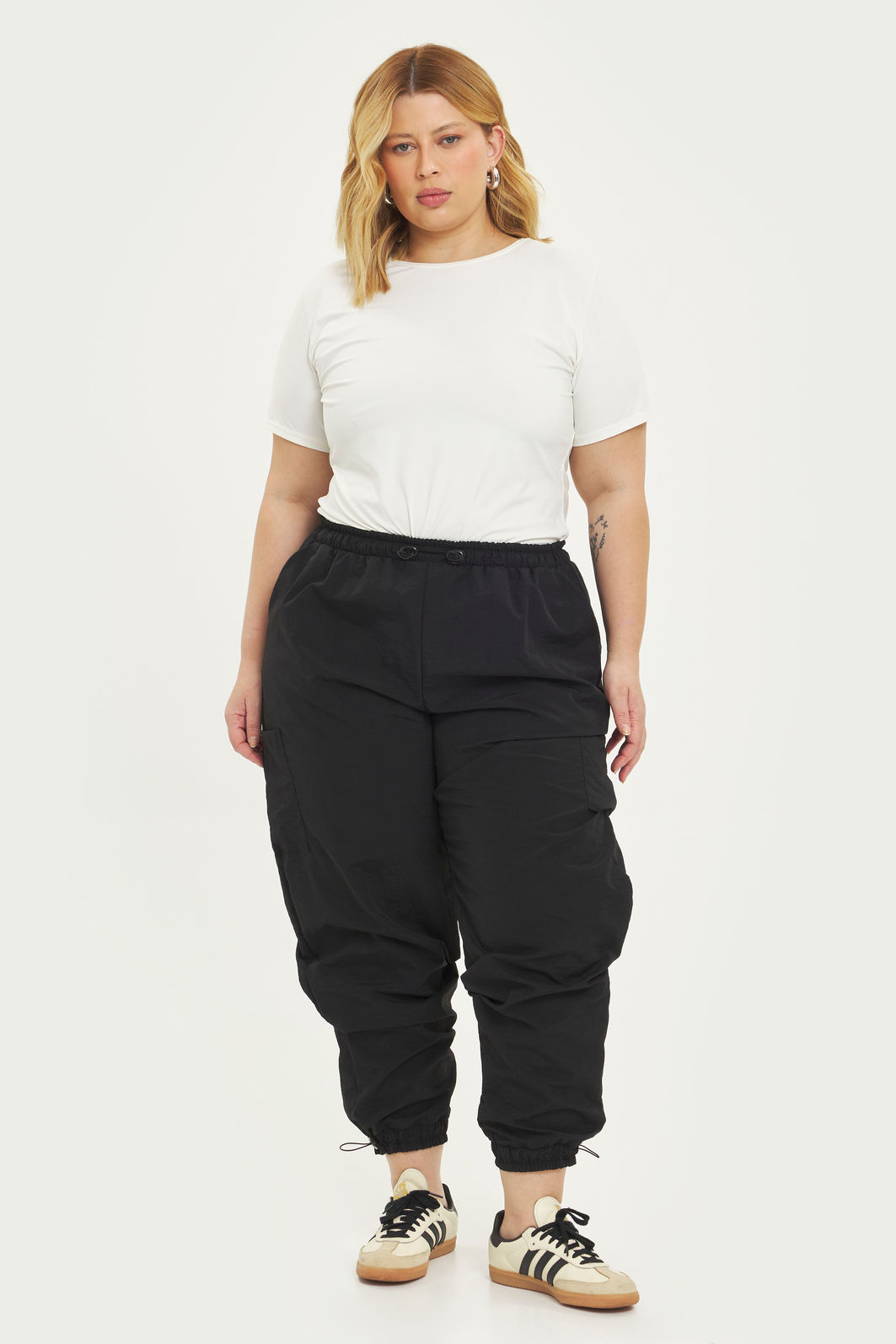 Calça Jogger Esportiva Bianca Preto Calça Jogger Esportiva Bianca Preto