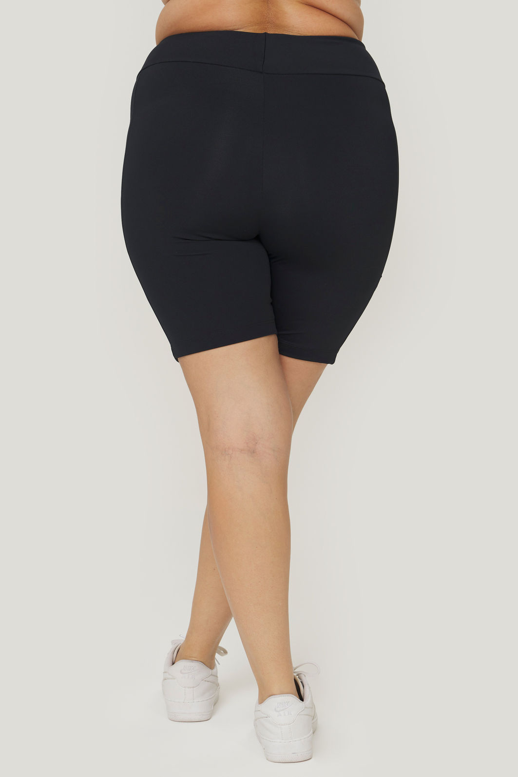 Bermuda Alta Sustentação Safari Preto Bermuda Alta Sustentação Safari Preto