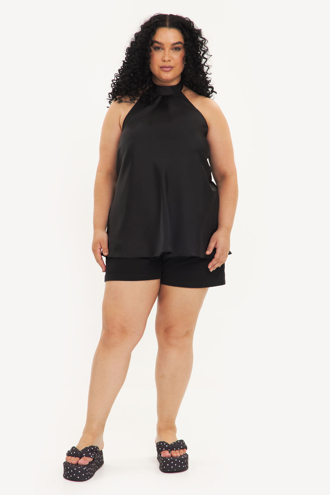 Blusa Gola Halter Gabriela Preto