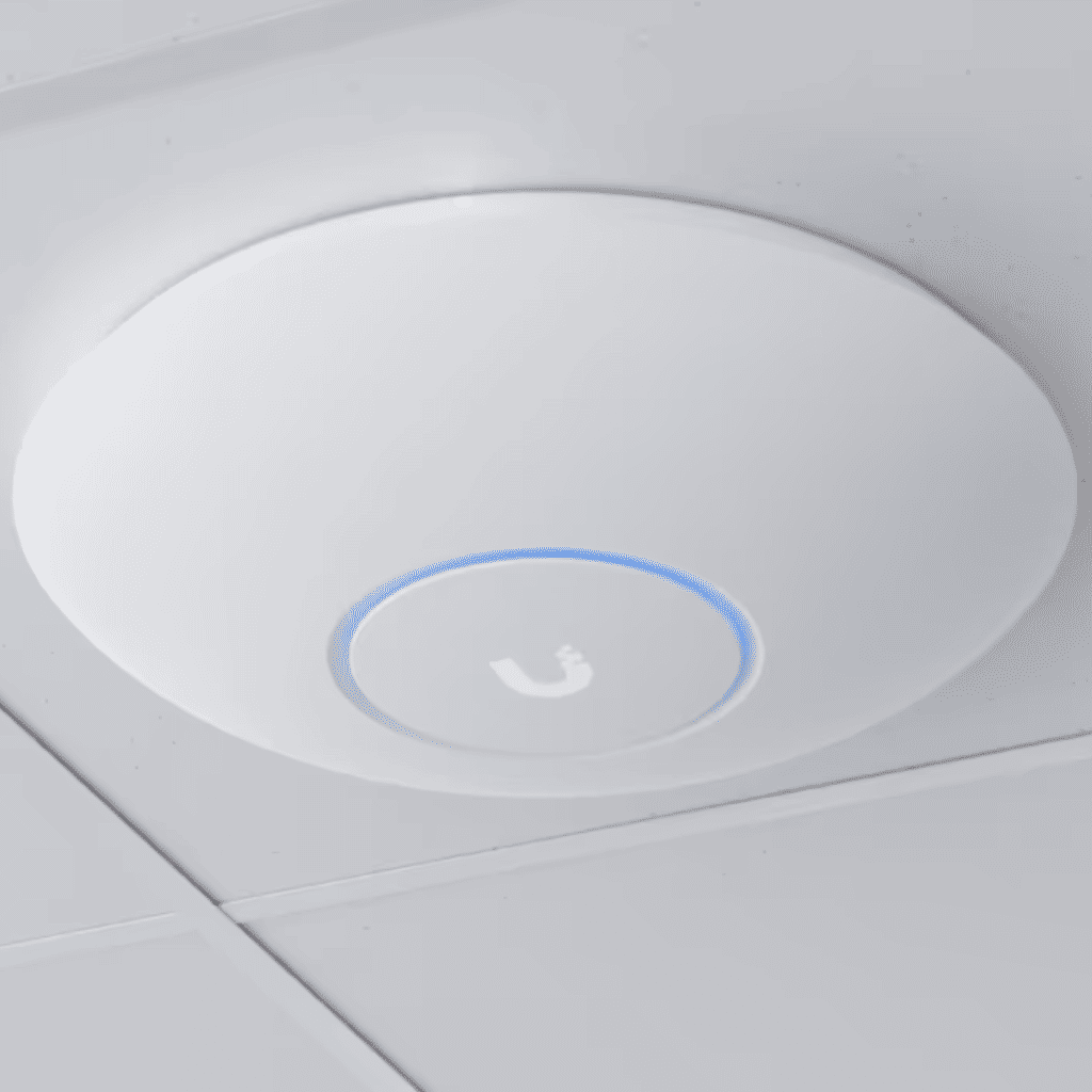 UBIQUITI U7-PRO-MAX UBIQUITI U7-PRO-MAX