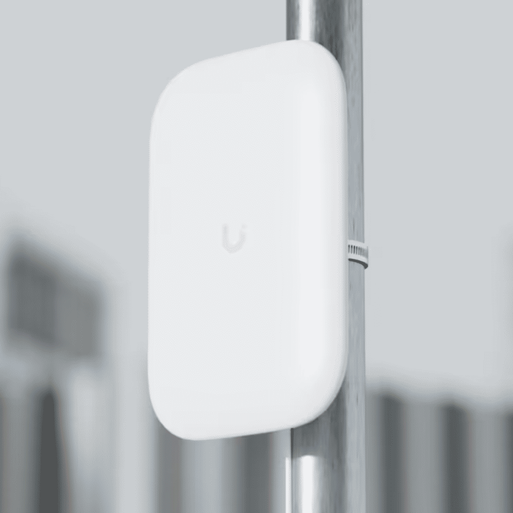 UBIQUITI UACC-UK-ULTRA-PANEL-ANTENNA - ANTENA SETORIAL 45° 5.0GHZ E 90° 2.4GHZ