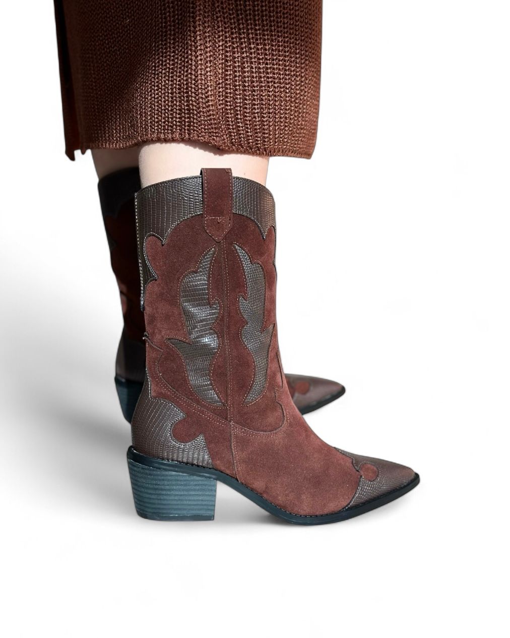 ARIZONA - BOTA CAMURÇA COM RECORTES EM COURO MARROM ARIZONA - BOTA CAMURÇA COM RECORTES EM COURO MARROM