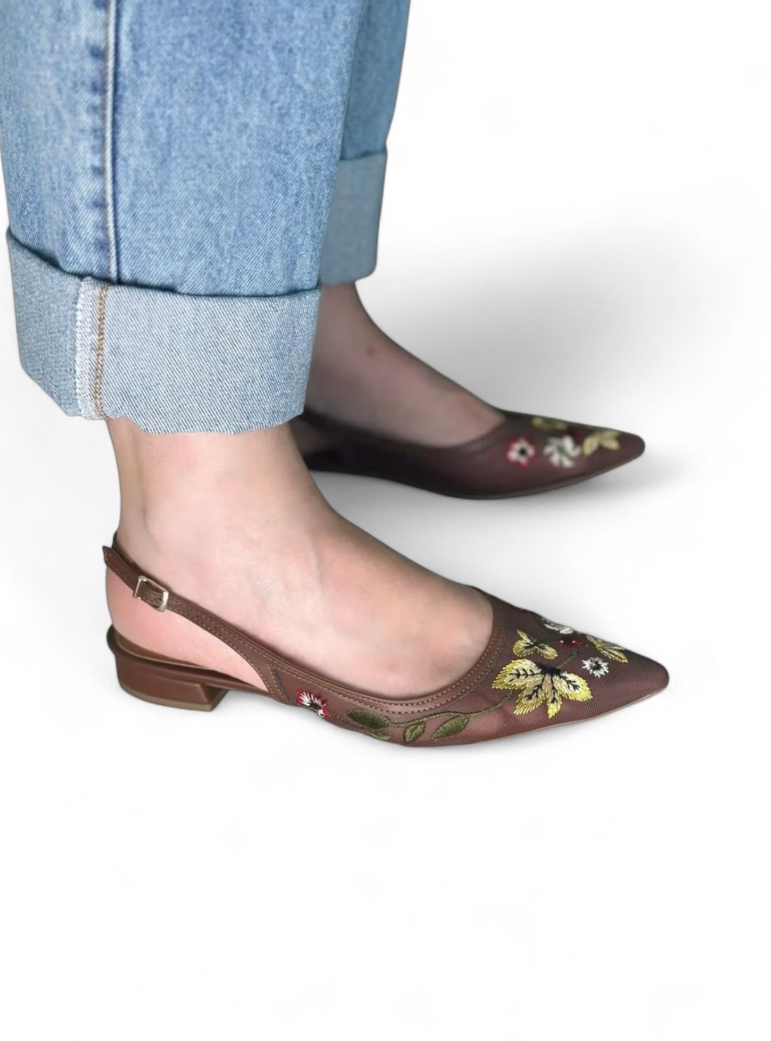 LÉA - SAPATILHA SLINGBACK TELA BORDADA MARROM LÉA - SAPATILHA SLINGBACK TELA BORDADA MARROM