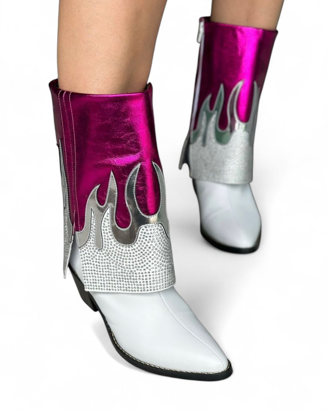 AMANDA - BOTA COURO CAPA BORDADA BRANCO E PINK