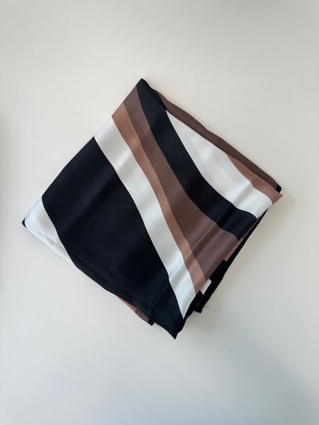 LENÇO QUADRADO PSICODÉLICO MULTICOLOR 90X90