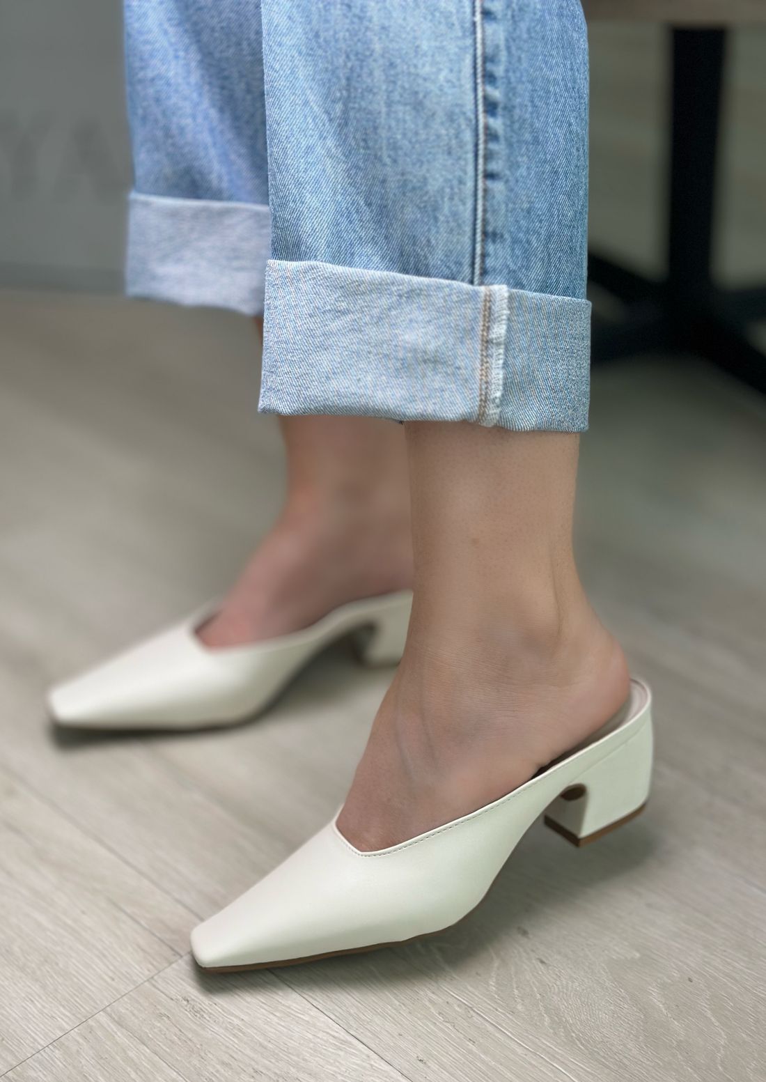 LUMA - MULE COURO OFF WHITE LUMA - MULE COURO OFF WHITE