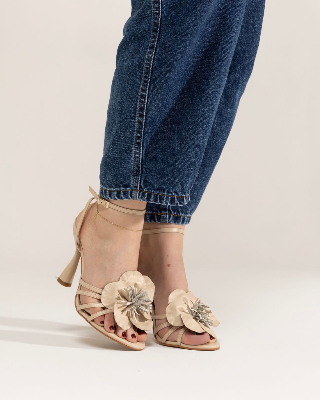 FLORA - SANDÁLIA SALTO FLOR NUDE