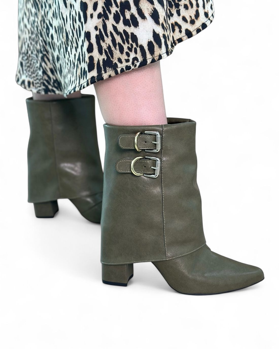 ACÁLIA - BOTA COURO CANO CURTO VERDE ARMY ACÁLIA - BOTA COURO CANO CURTO VERDE ARMY