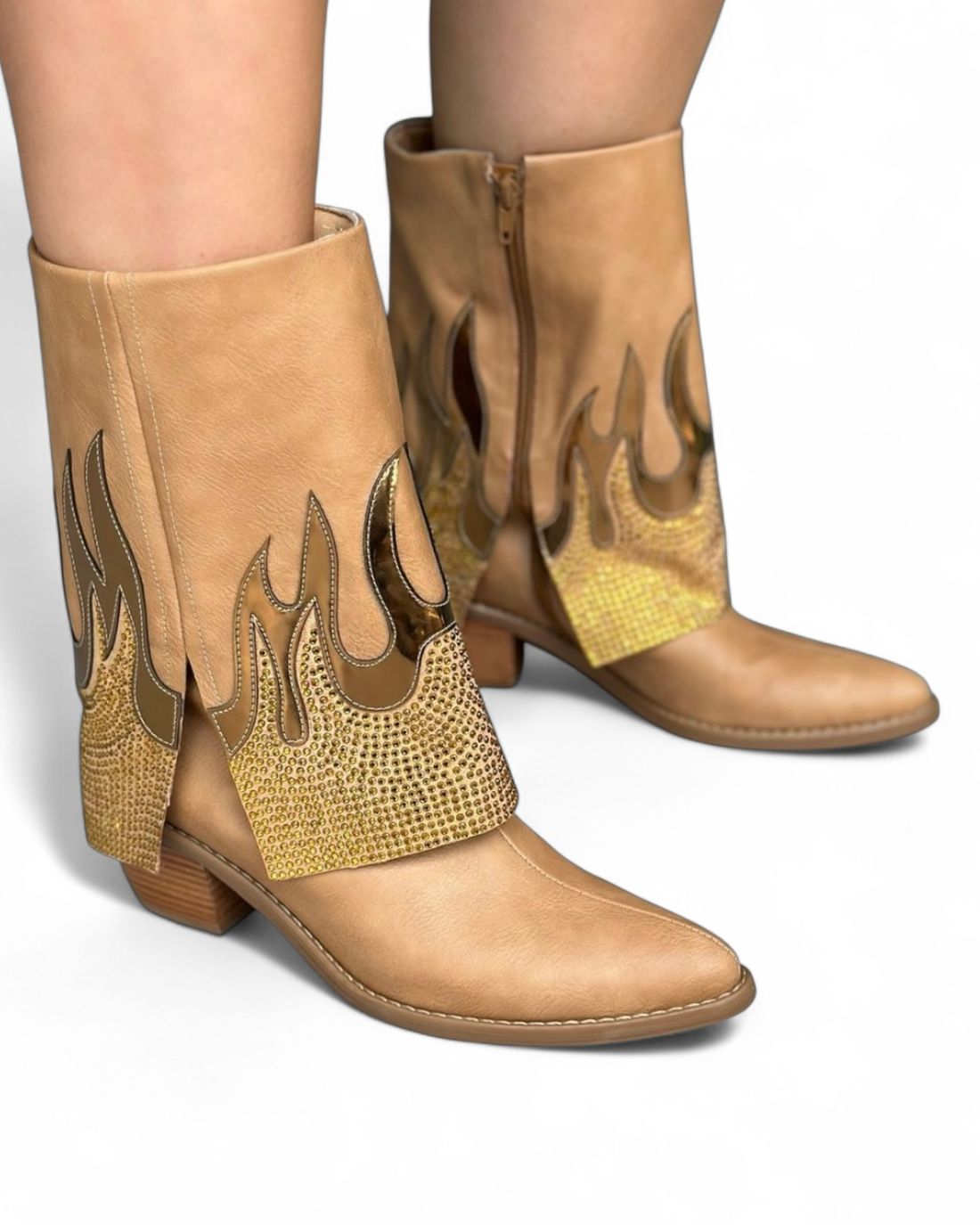 AMANDA - BOTA COURO CAPA BORDADA CAMEL AMANDA - BOTA COURO CAPA BORDADA CAMEL