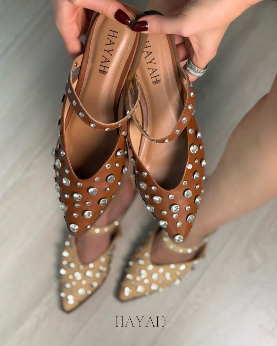 GABRIELA - MULE COURO COM PEDRARIA STRASS MARROM GABRIELA - MULE COURO COM PEDRARIA STRASS MARROM