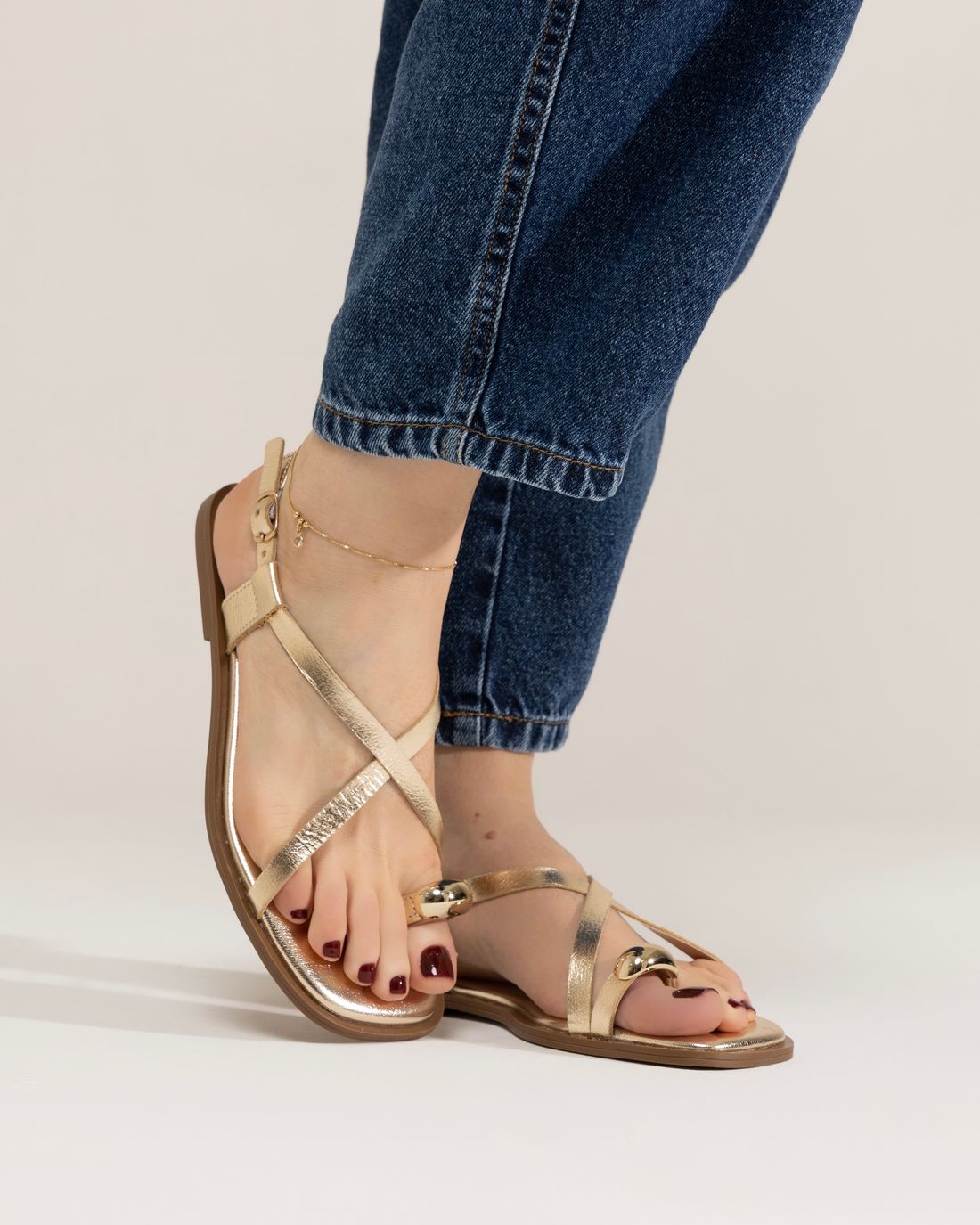 CISSA – FLAT RASTEIRA DOURADA COM DETALHE DOURADO CISSA – FLAT RASTEIRA DOURADA COM DETALHE DOURADO