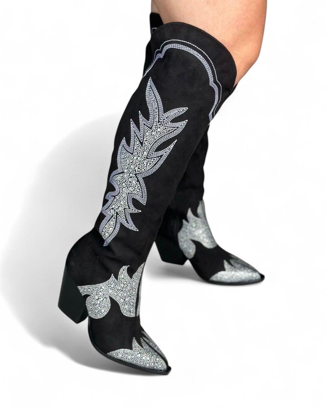 CELINA - BOTA CAMURÇA BORDADA CANO LONGO PRETA