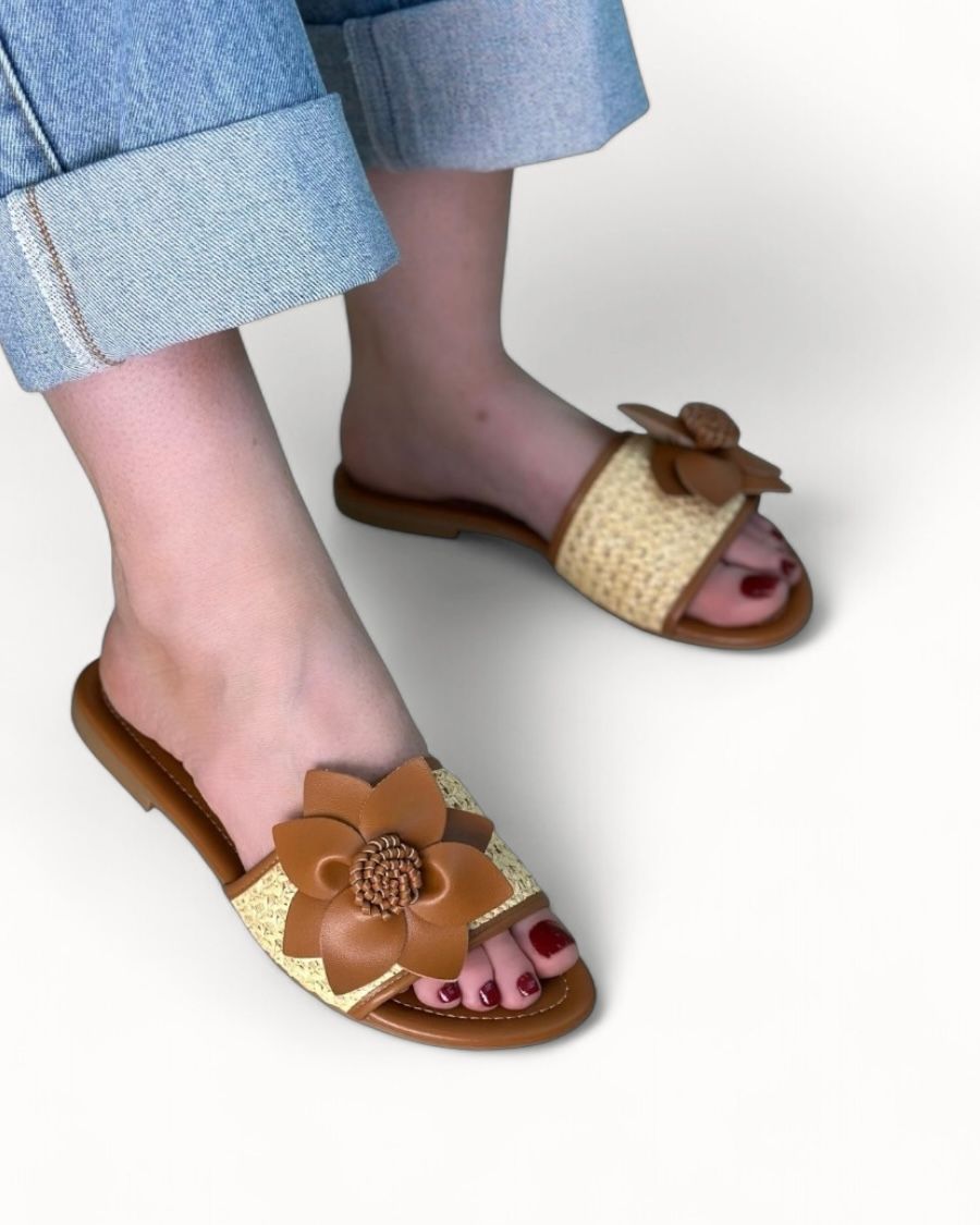 BRENDA – FLAT RASTEIRA FLOR CARAMELO BRENDA – FLAT RASTEIRA FLOR CARAMELO