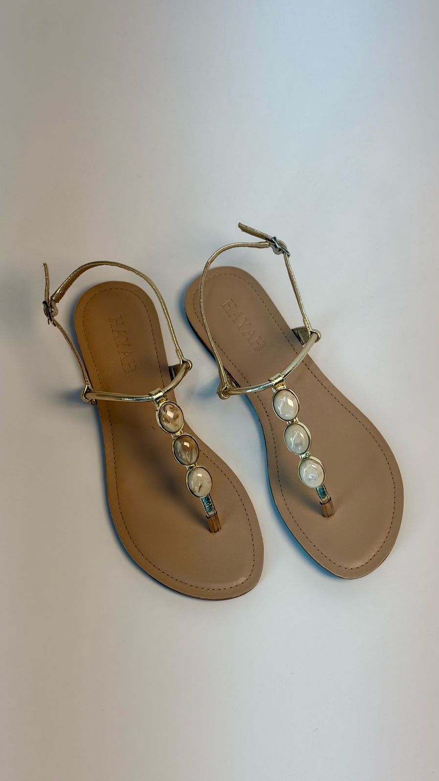 NICOLLI - FLAT RASTEIRA COM PEDRAS NUDE OURO LIGHT NICOLLI - FLAT RASTEIRA COM PEDRAS NUDE OURO LIGHT