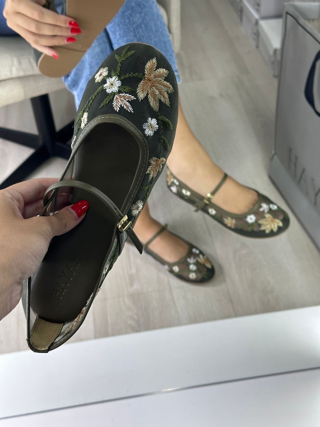 NAOMI - SAPATILHA TELA BORDADA VERDE ARMY