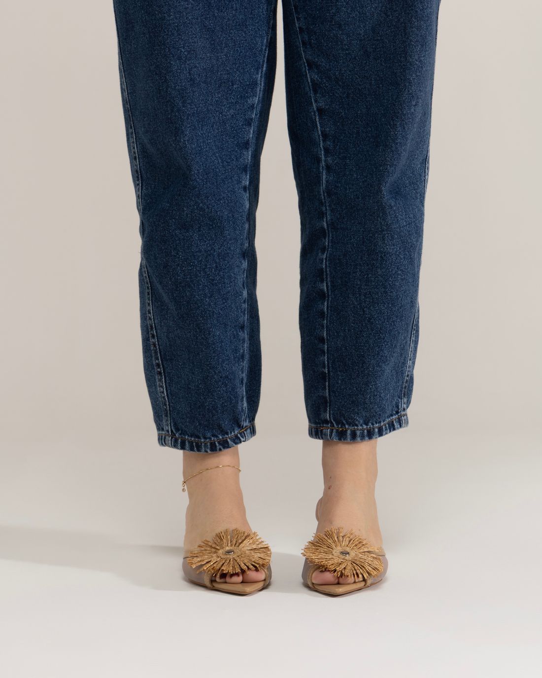 TRANCOSO – TAMANCO TELA COM FLOR EM PALHA TRIGO TRANCOSO – TAMANCO TELA COM FLOR EM PALHA TRIGO