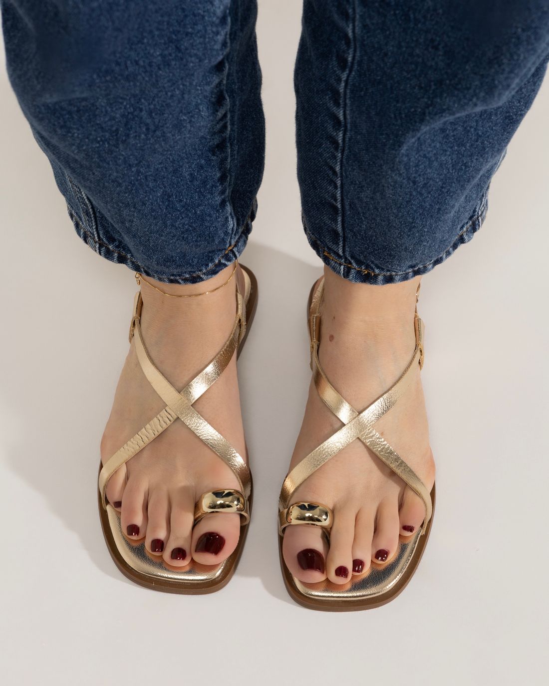 CISSA – FLAT RASTEIRA DOURADA COM DETALHE DOURADO CISSA – FLAT RASTEIRA DOURADA COM DETALHE DOURADO