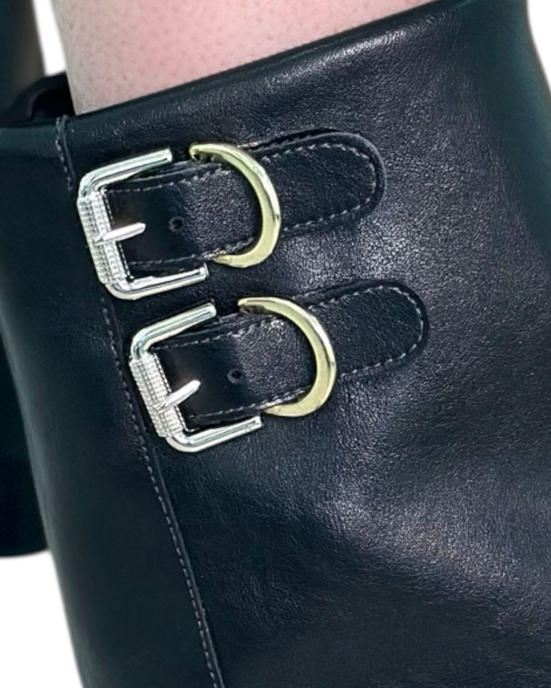 ACÁLIA - BOTA COURO CANO CURTO PRETA ACÁLIA - BOTA COURO CANO CURTO PRETA