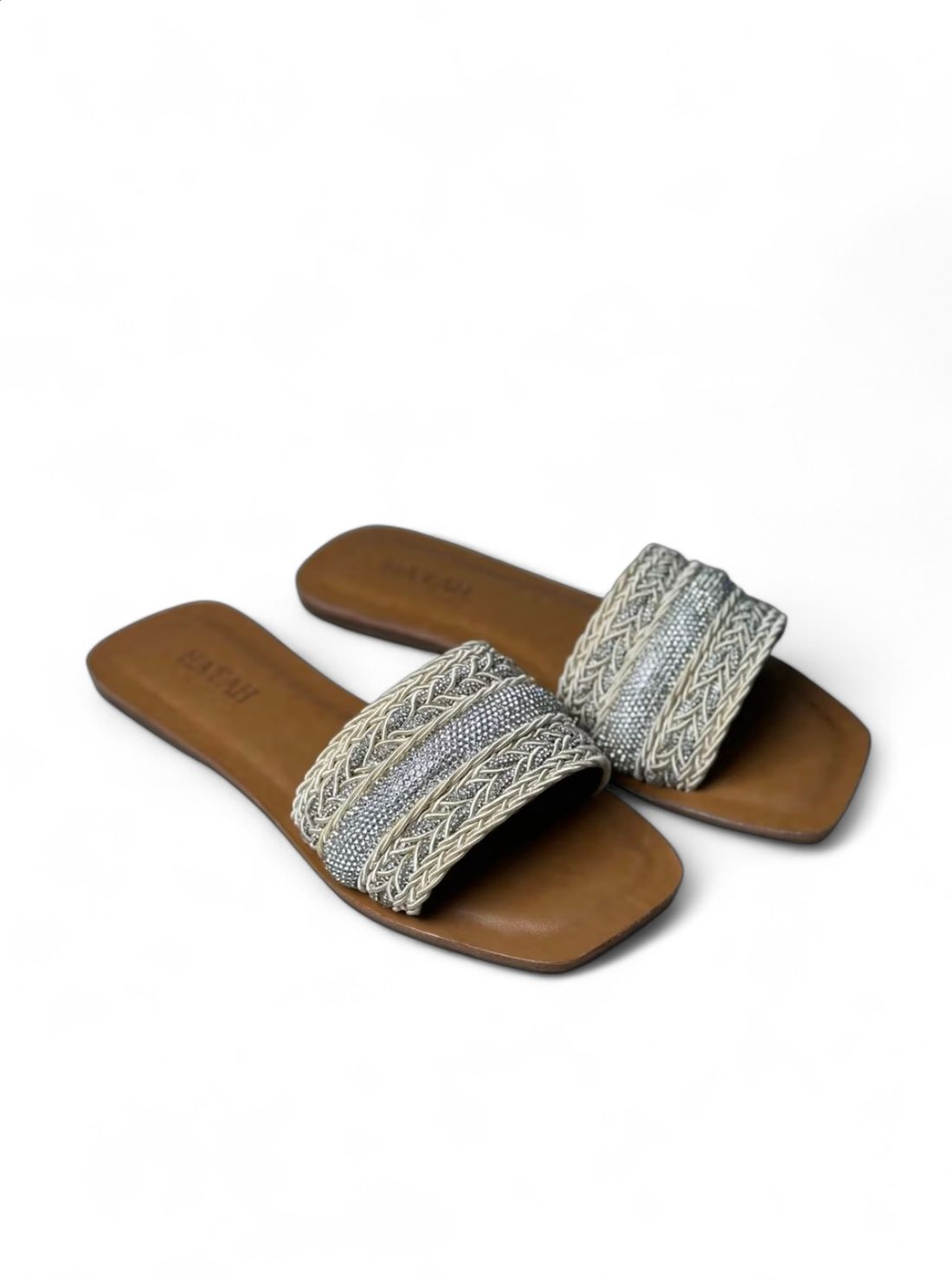 CORA - FLAT RASTEIRA CORDA CHAMPAGNE COM STRASS PRATA CORA - FLAT RASTEIRA CORDA CHAMPAGNE COM STRASS PRATA