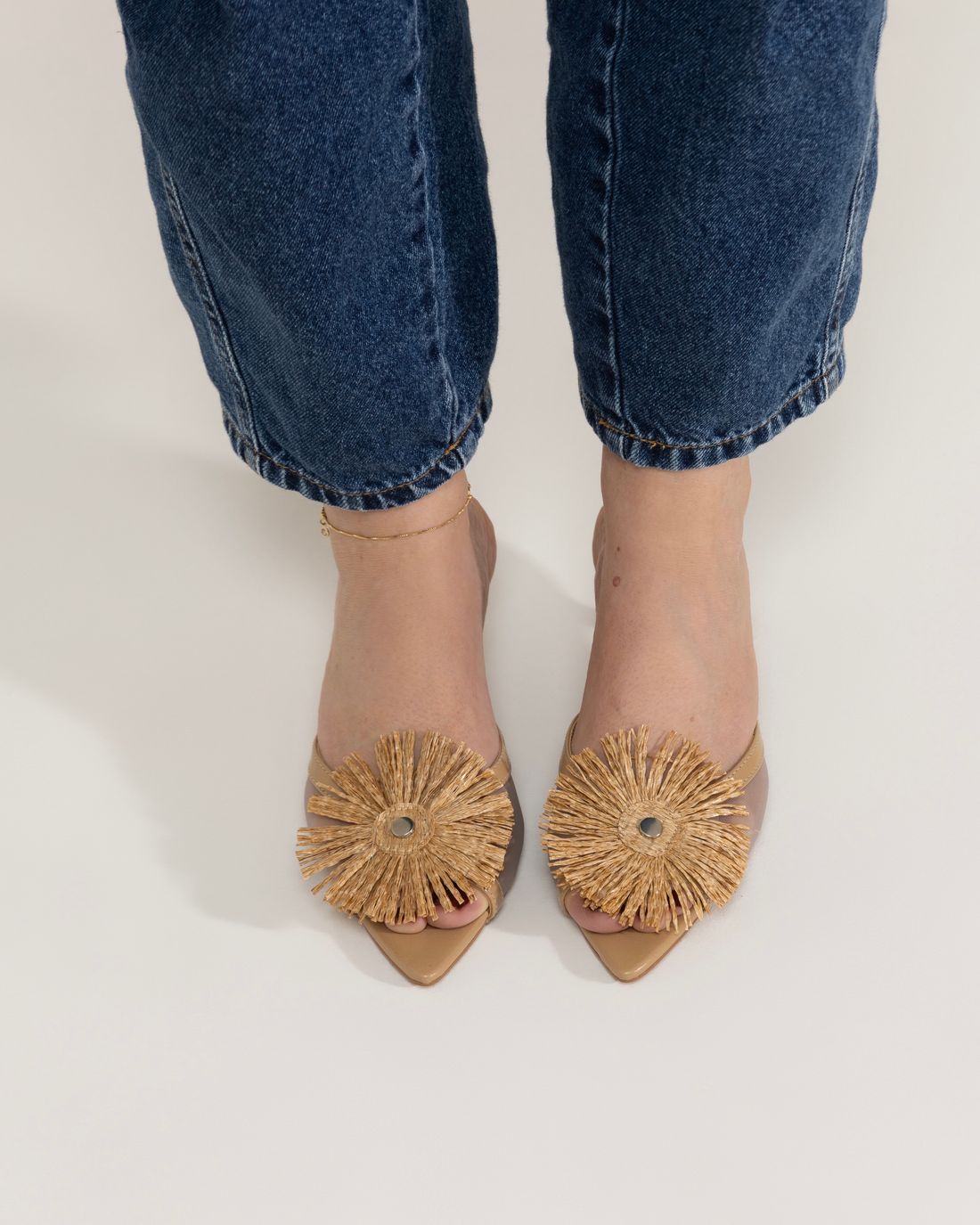 TRANCOSO – TAMANCO TELA COM FLOR EM PALHA TRIGO TRANCOSO – TAMANCO TELA COM FLOR EM PALHA TRIGO