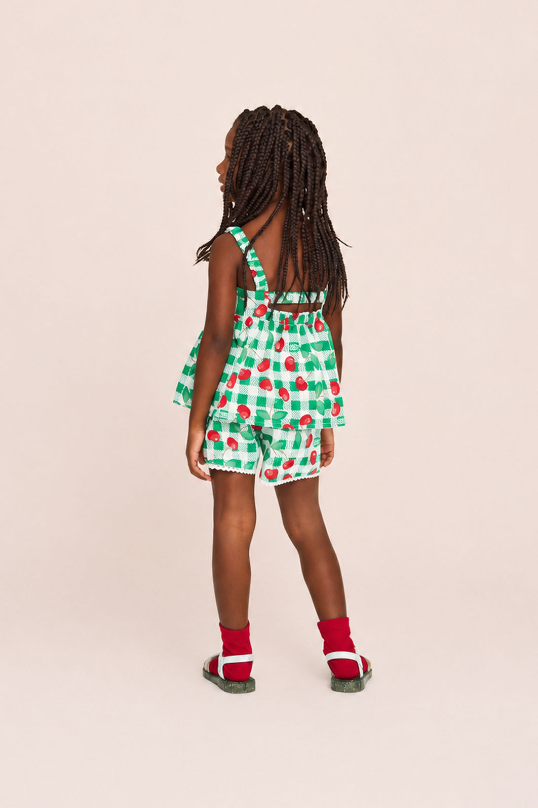 Conjunto bata e short estampa xadrez e cereja