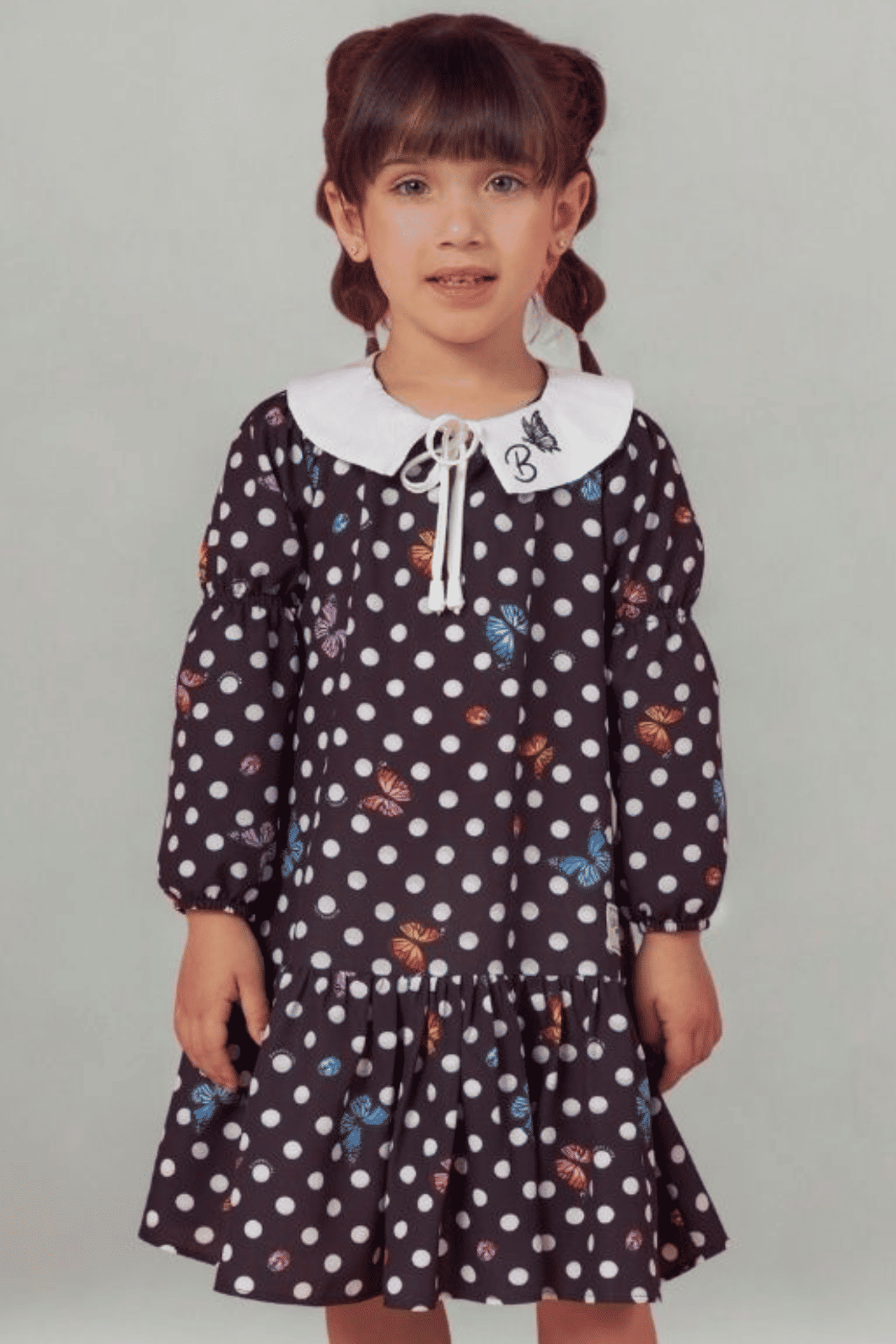 Vestido estampado com gola bordada