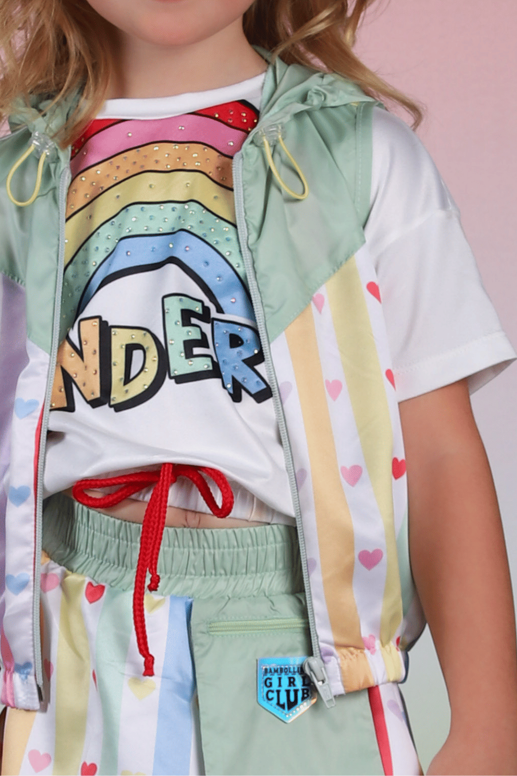 Colete com capuz e estampa de corações com zíper Colete com capuz e estampa de corações com zíper