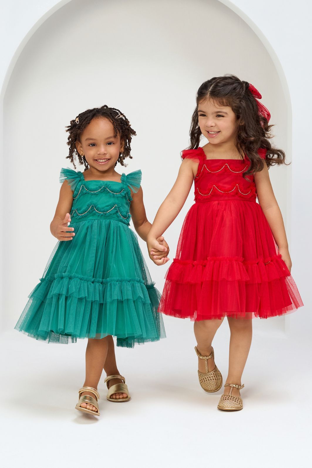 Vestido de tule com strass no peito Vestido de tule com strass no peito