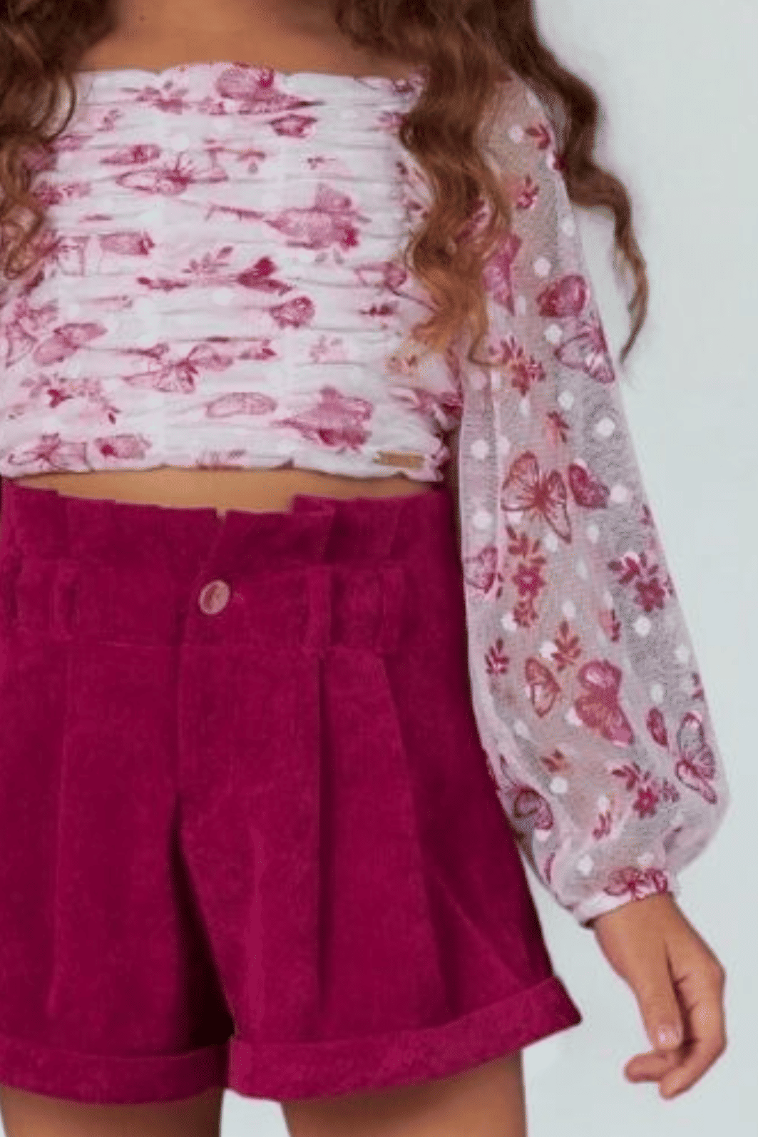 Conjunto blusa estampada e short de cotelê Conjunto blusa estampada e short de cotelê