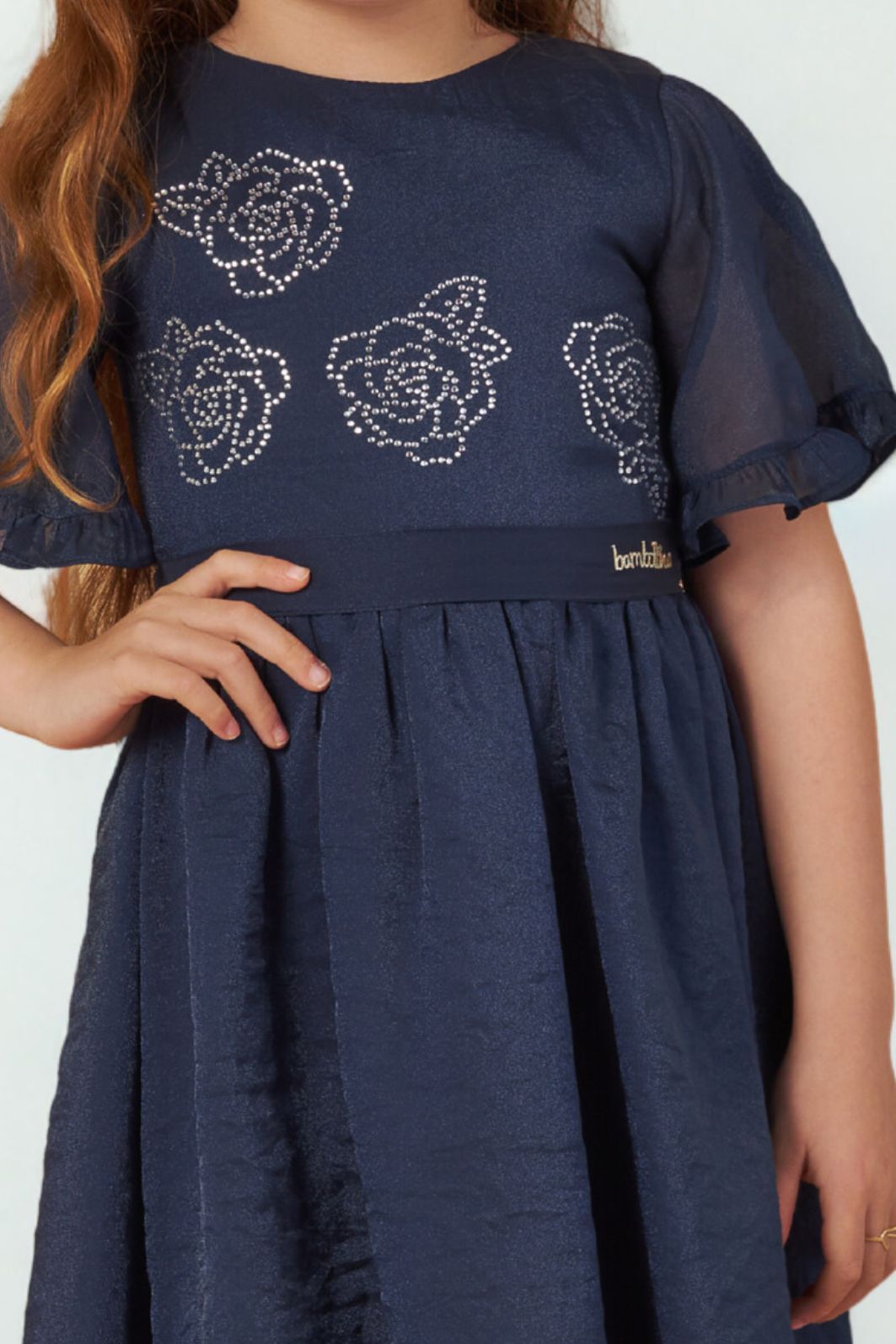 Vestido com aplicação de flores em strass Vestido com aplicação de flores em strass