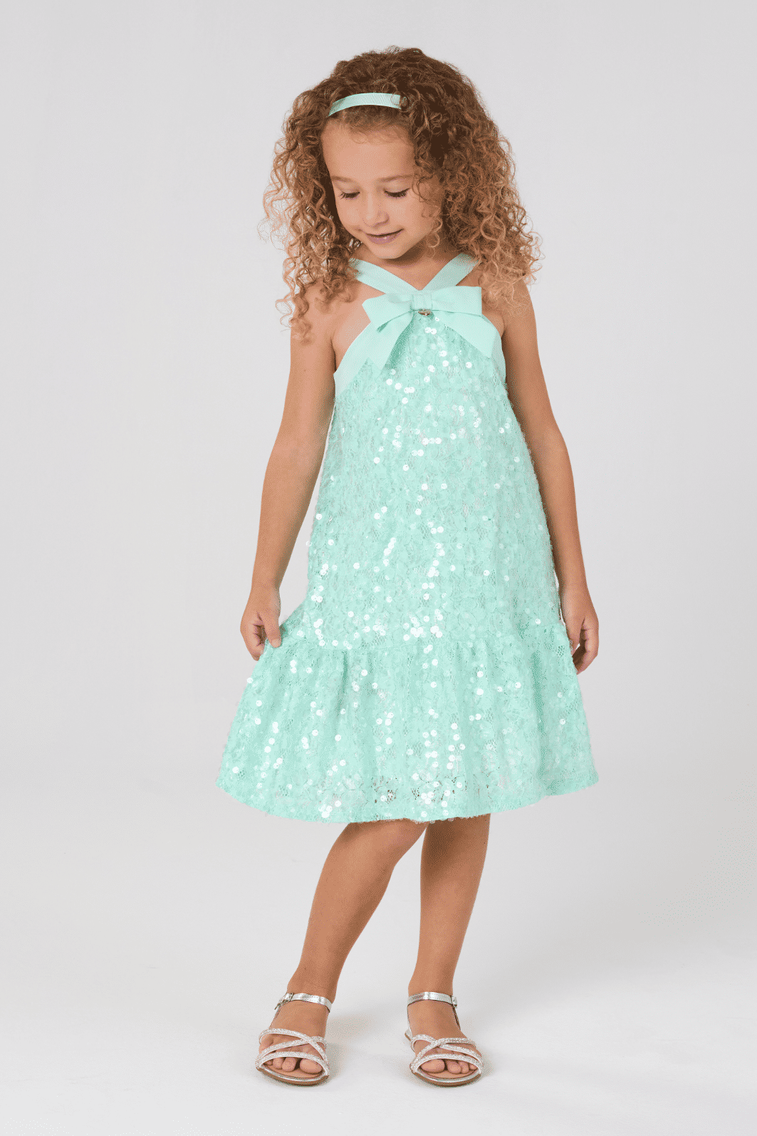 Vestido de renda com paetê Vestido de renda com paetê