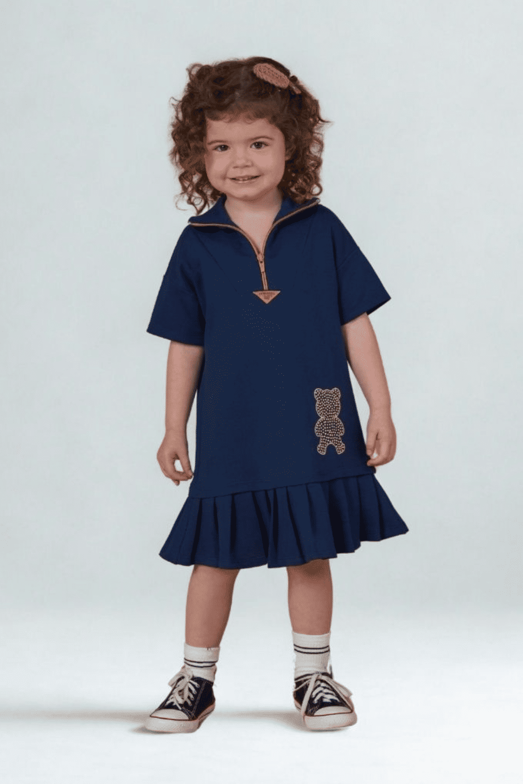 Vestido de moletom com zíper e bordado