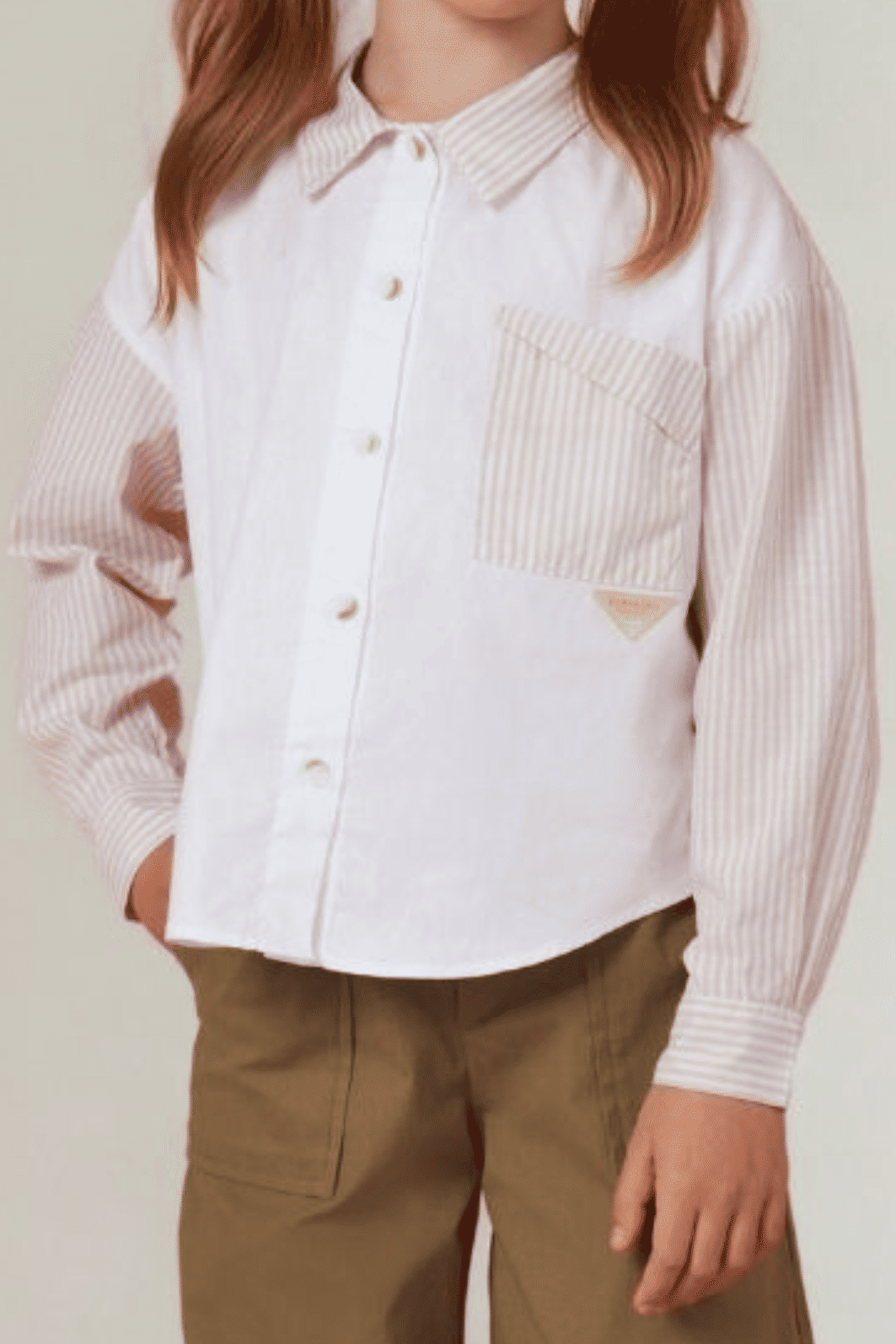 Camisa listrada com a parte da frente lisa Camisa listrada com a parte da frente lisa