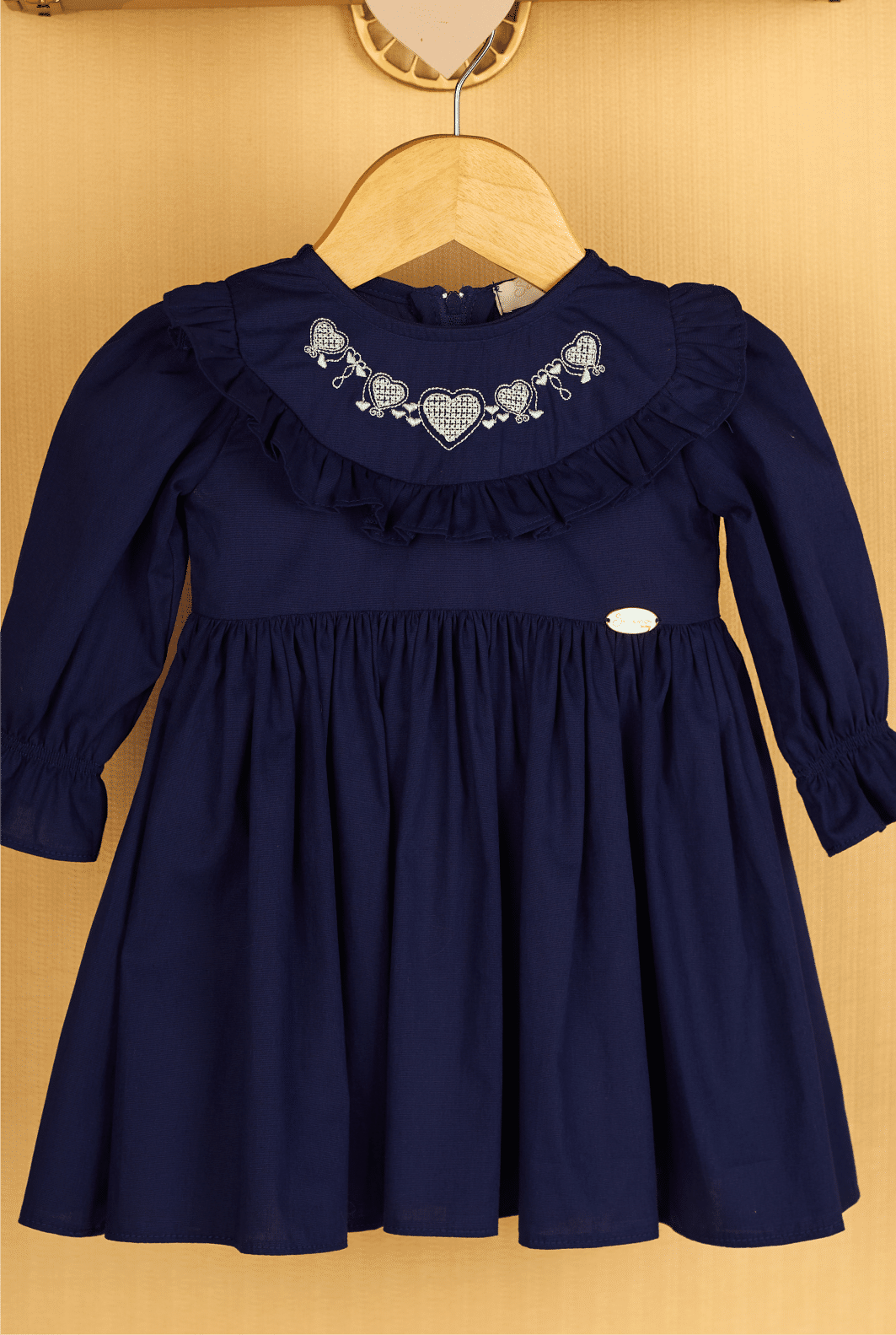Vestido de tricoline com pala bordada Vestido de tricoline com pala bordada